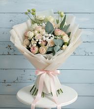 Букет цветов из:  Розы и Лизиантусы в Корфовский