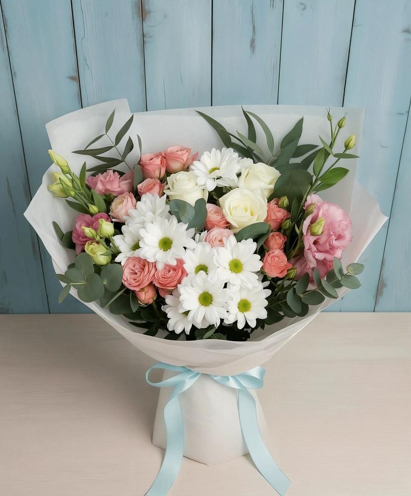 Букет цветов из: Розы, Лизиантусы и Хризантемы в Корфовский