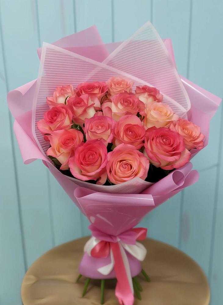 Букет 15 Розовых роз Равель в Корфовский