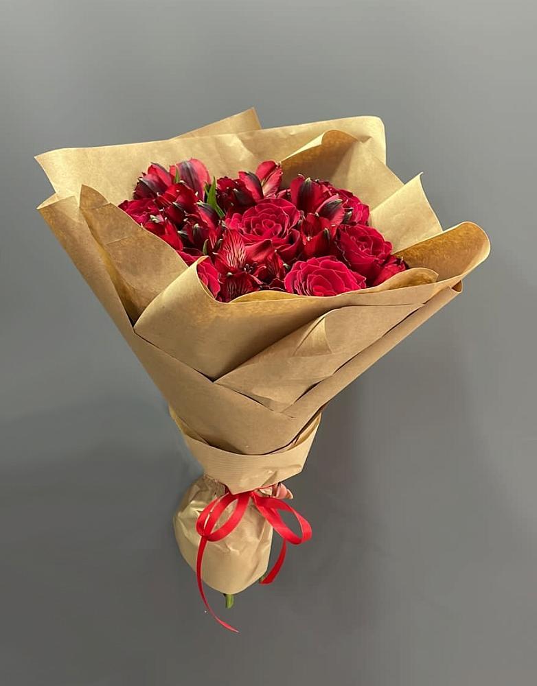 Букет цветов из: Альстромерии и Розы в Корфовский