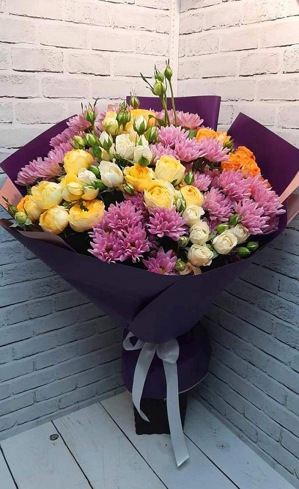 Букет цветов из: Хризантемы и Розы в Корфовский