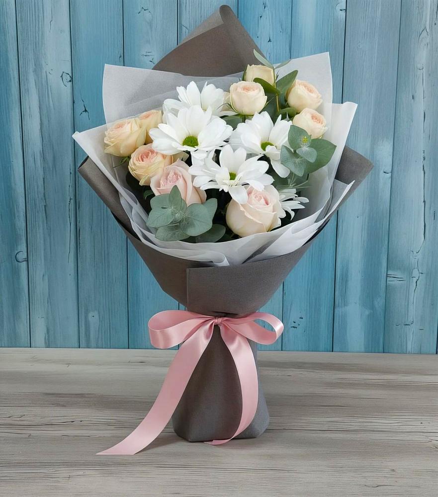 Букет цветов из: Хризантемы и Розы в Корфовский