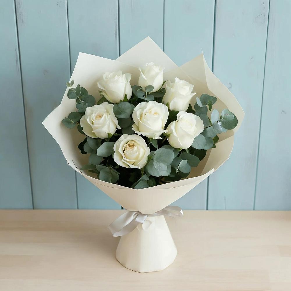 Букет Белые розы в Эвкалипте в Корфовский