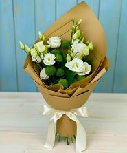 Букет цветов из:  Хризантемы и Лизиантусы в Корфовский