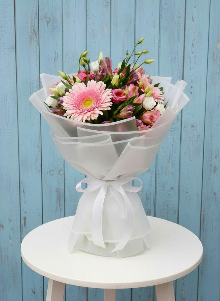 Букет цветов из: Герберы, Альстромерии и Лизиантусы в Корфовский