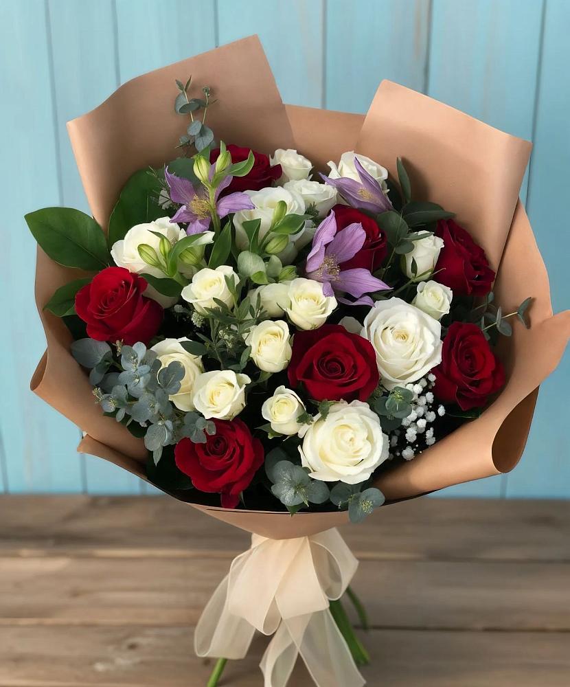 Букет цветов из: Розы и Альстромерии в Корфовский