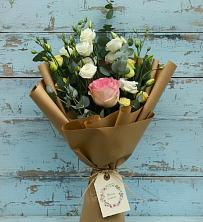Букет цветов из:  Розы и Лизиантусы в Корфовский