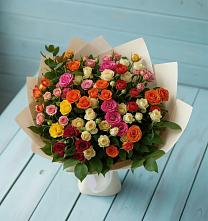 Букет Микс из разноцветных кустовых роз в Корфовский