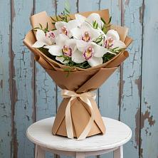 Букет цветов из:  Орхидеи и Розы в Корфовский