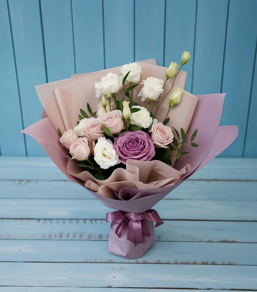 Букет цветов из: Розы и Лизиантусы в Корфовский